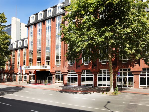 Lindner Hotel Köln City Plaza from the outside