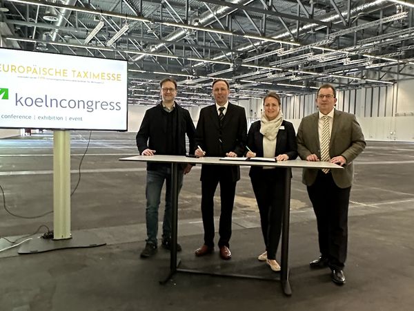 Contract signing: European Taxi Fair returns to Koelnmesse