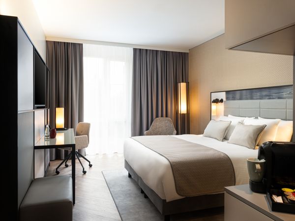 Double room at Leonardo Royal Cologne Bonn Airport